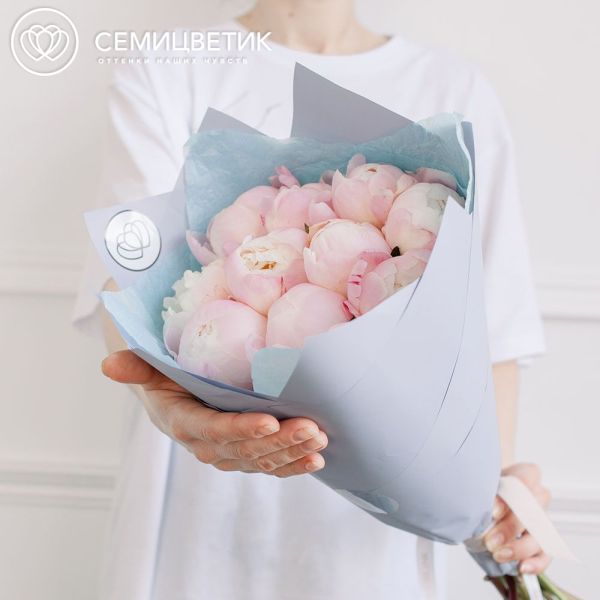 Букет из 11 нежно-розовых пионов Gardenia Premium