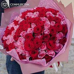 Букет из 101 красной и розовой розы 40 см (Россия)