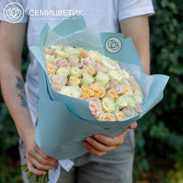 Букет из 51 розы 40 см нежный микс (Кения)