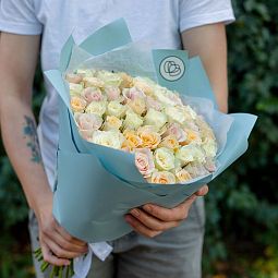 Букет из 51 розы 40 см нежный микс (Кения)