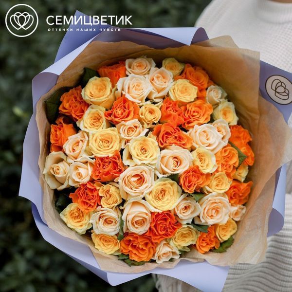 Букет из 51 жёлтой, оранжевой и кремовой розы 35-40 см (Россия)