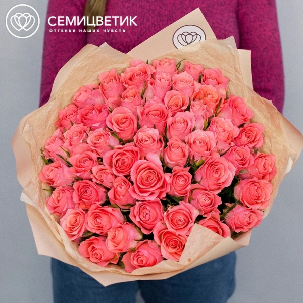 Букет из 51 коралловой розы 40 см (Кения)