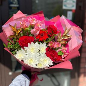 Яркий букет для страстной натуры Фантазия