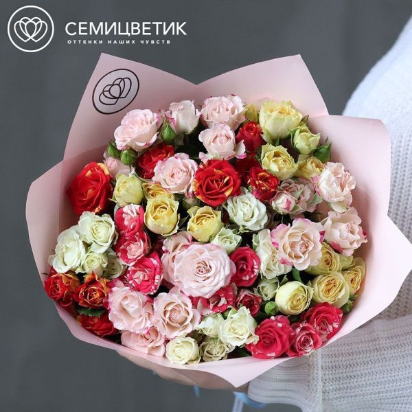 Букет из 15 кустовых роз 40 см микс (Кения) в розовой пленке