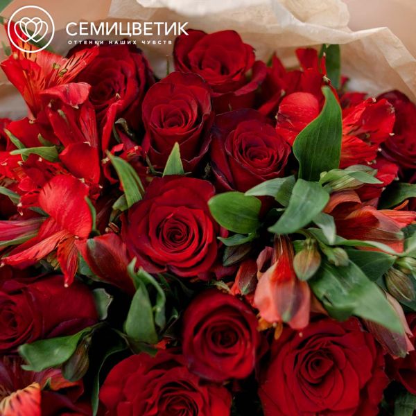 Букет из 25 красных роз (Кения) и 7 красных альстромерий