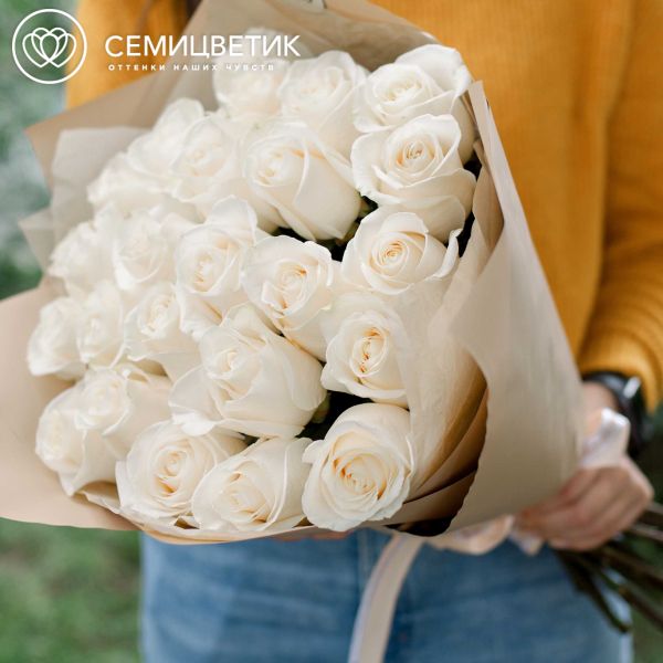 Букет из 25 белых роз Vendela 50 см (Эквадор)