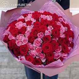 Букет из 101 красной и розовой розы 40 см (Россия)