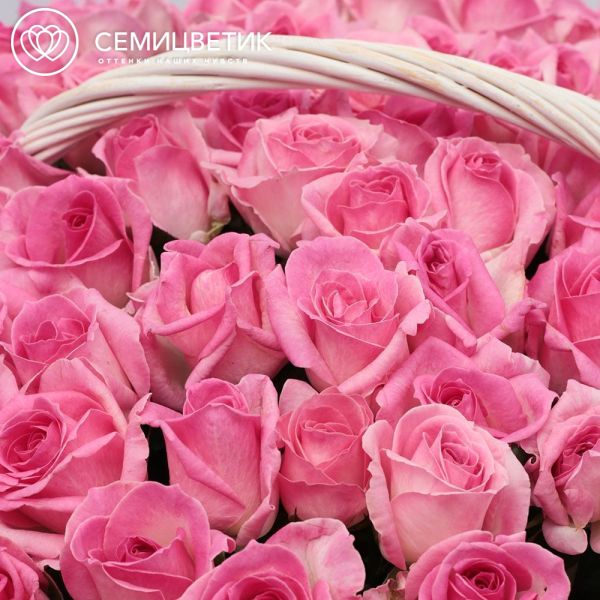 Композиция из 101 розовой розы (Россия) в корзине