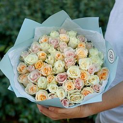 Букет из 51 розы 40 см нежный микс (Кения)