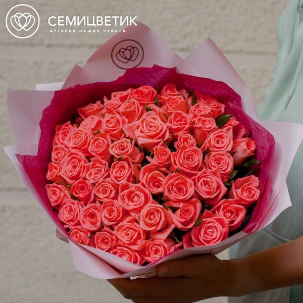 Букет из 51 коралловой розы 35-40 см (Россия)