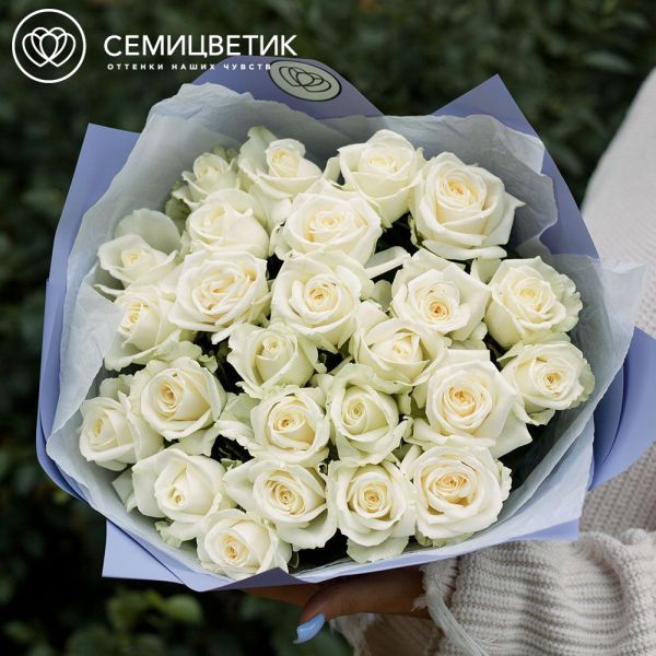 Букет из 25 белых роз 60 см (Россия)