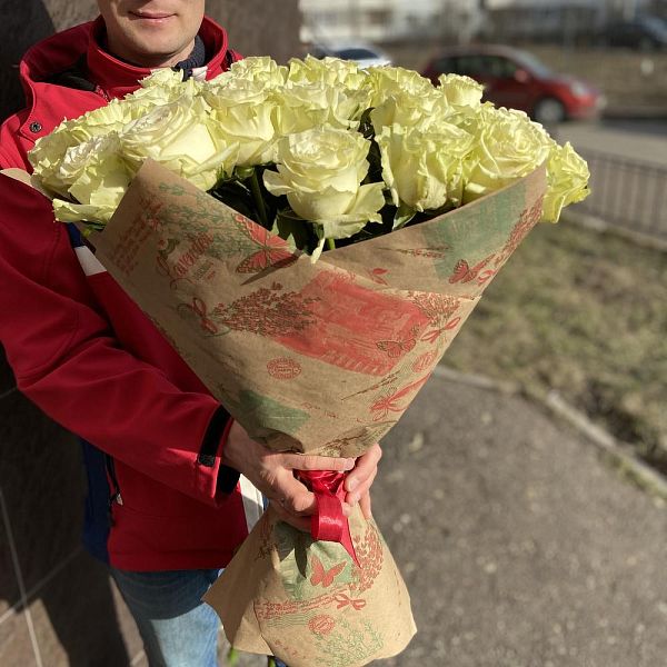 Букет из роскошных роз