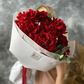 Букет из красных роз