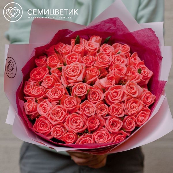 Букет из 51 коралловой розы 35-40 см (Россия)